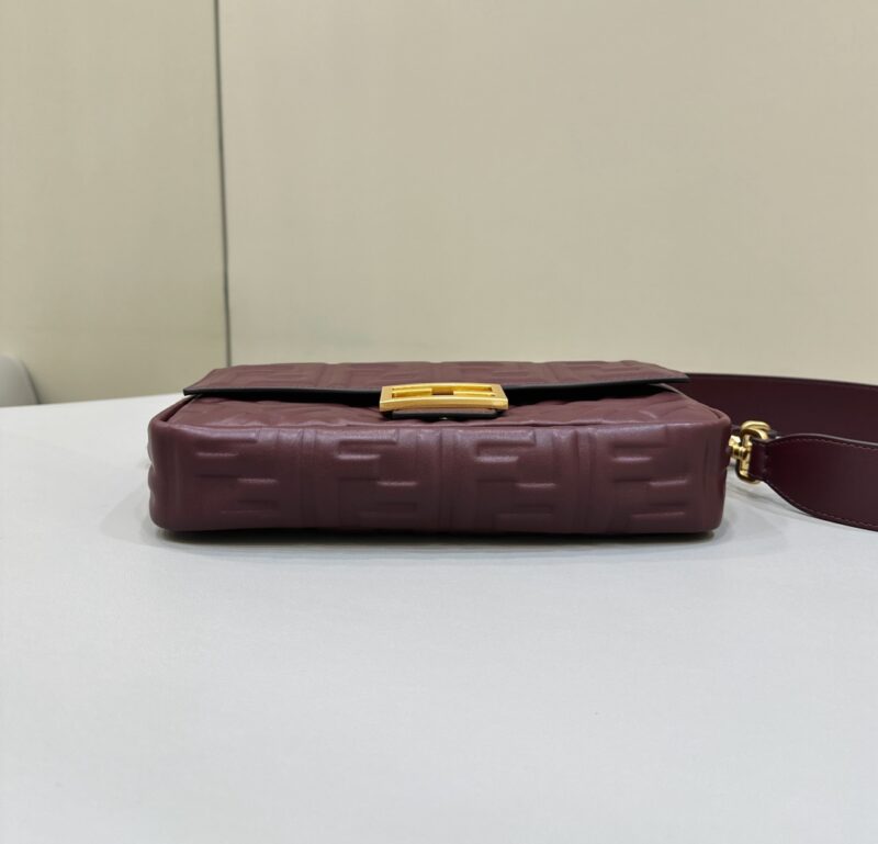 fendi-baguette-bordeaux-gallery-3