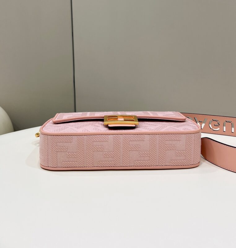 fendi-baguette-ff-pink-gallery-1