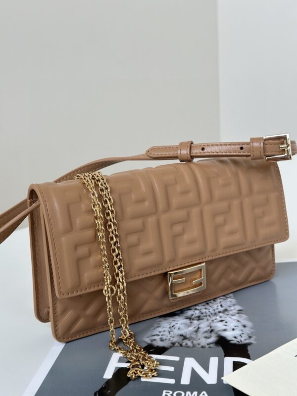 fendi-baguette-full-brown-gallery-1