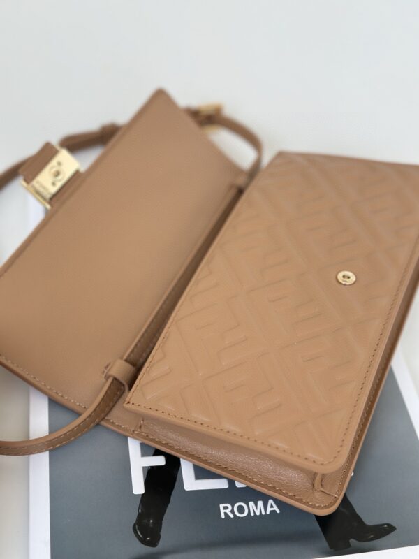 fendi-baguette-full-brown-gallery-4