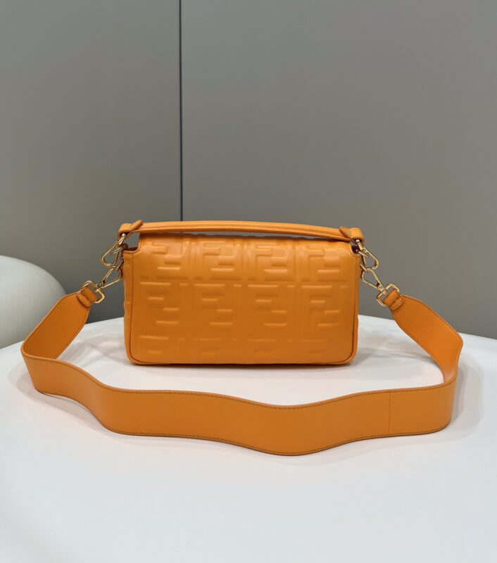 fendi-baguette-orange-gallery-2