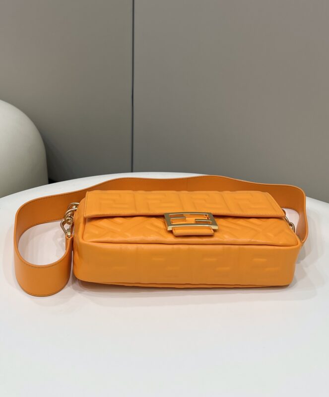 fendi-baguette-orange-gallery-3
