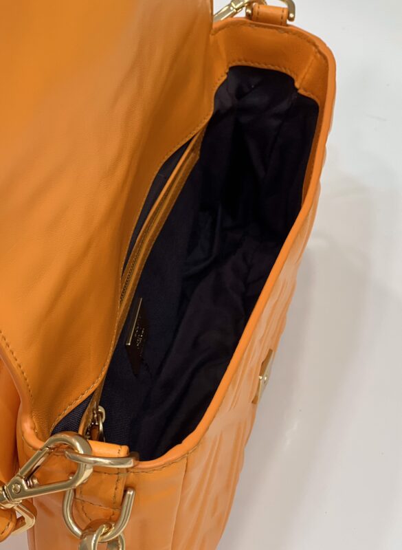fendi-baguette-orange-gallery-9