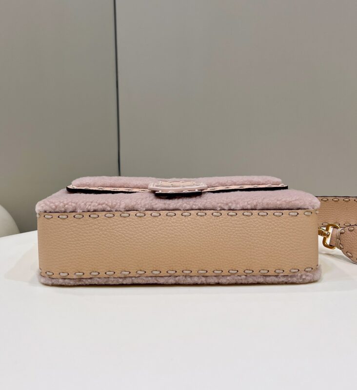 fendi-baguette-pink-wool-gallery-3