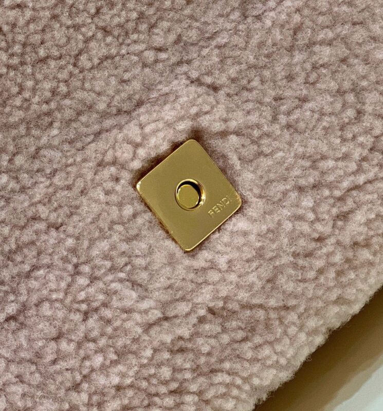 fendi-baguette-pink-wool-gallery-7