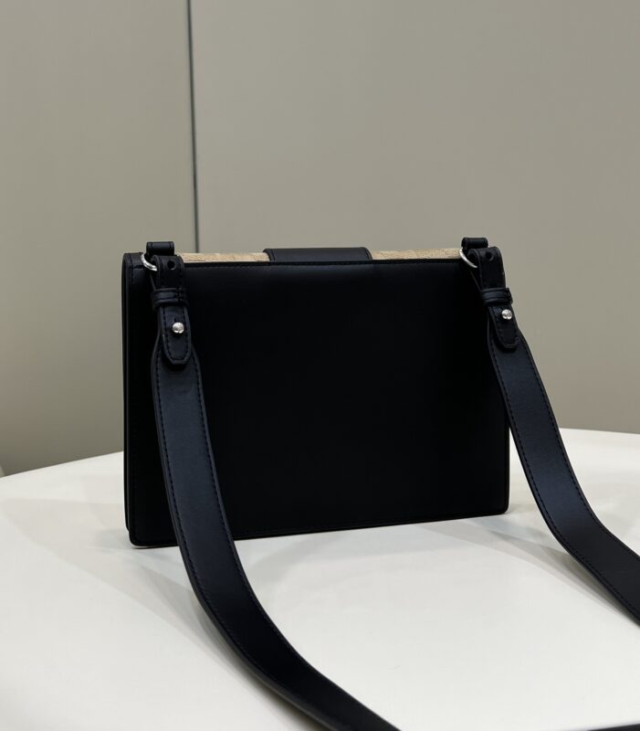 fendi-baguette-pouch-black-gallery-1