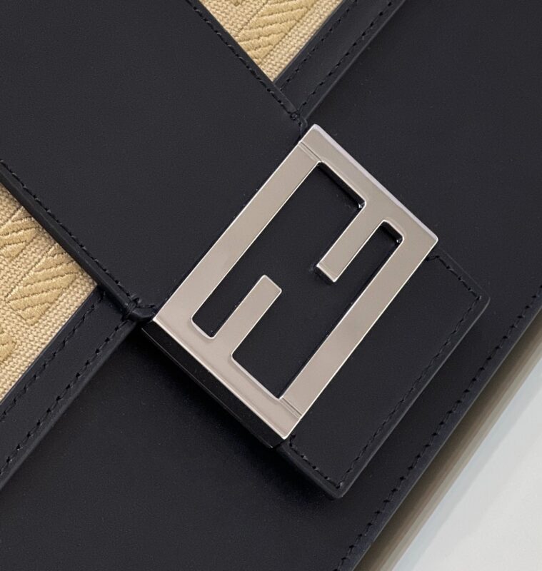 fendi-baguette-pouch-black-gallery-2