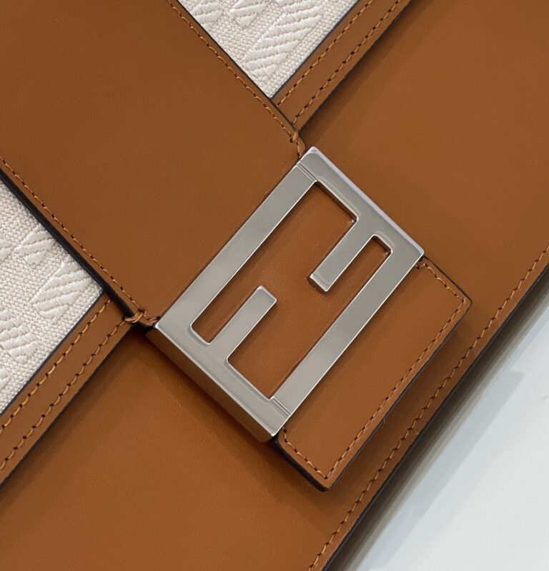 fendi-baguette-pouch-brown-gallery-1