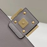 fendi-baguette-sliding-chain-beige-gallery-5
