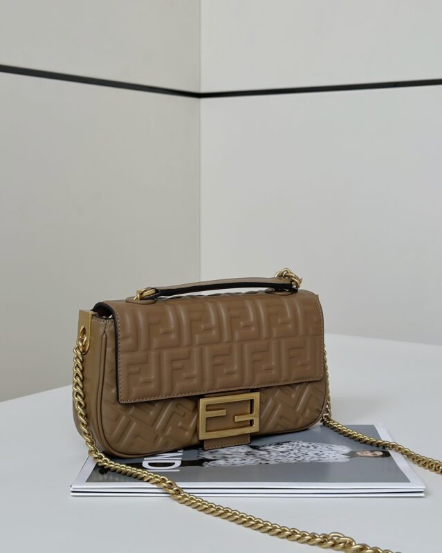fendi-baguette-sliding-chain-brown-gallery-2