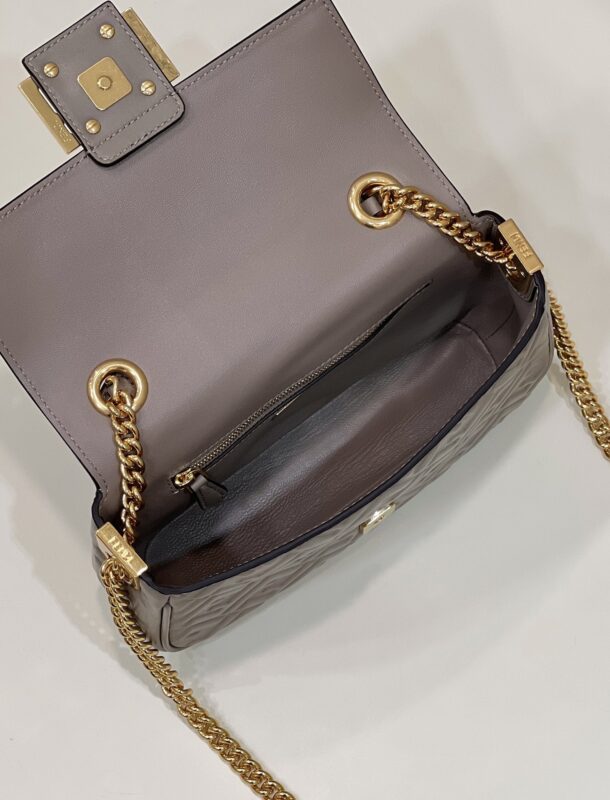 fendi-baguette-sliding-chain-brown-gallery-8