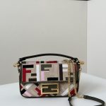 fendi-baguette-small-beige-gallery-1