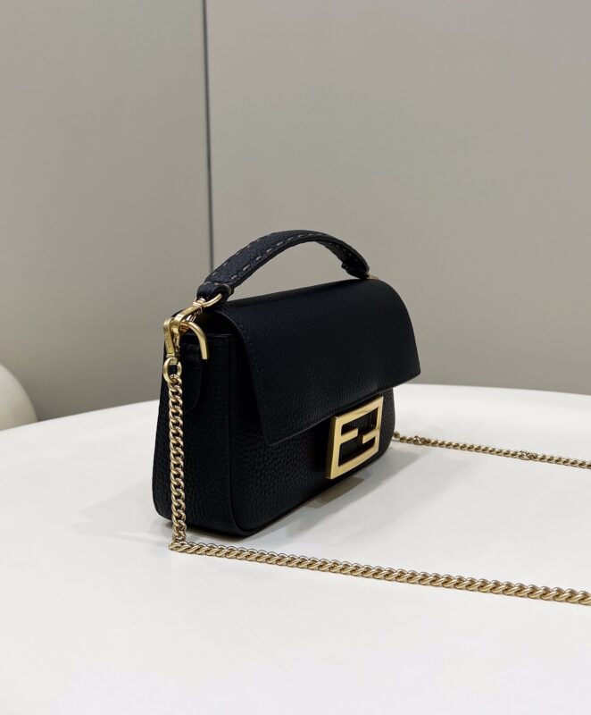 fendi-baguette-small-black-gallery-2