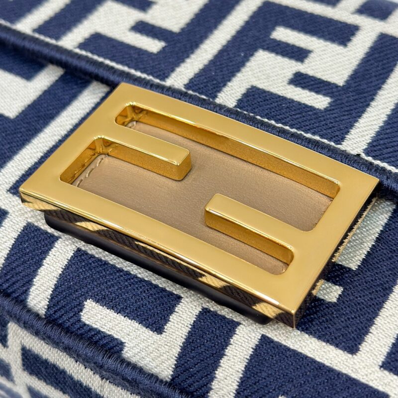 fendi-baguette-small-cotton-blue-gallery-4