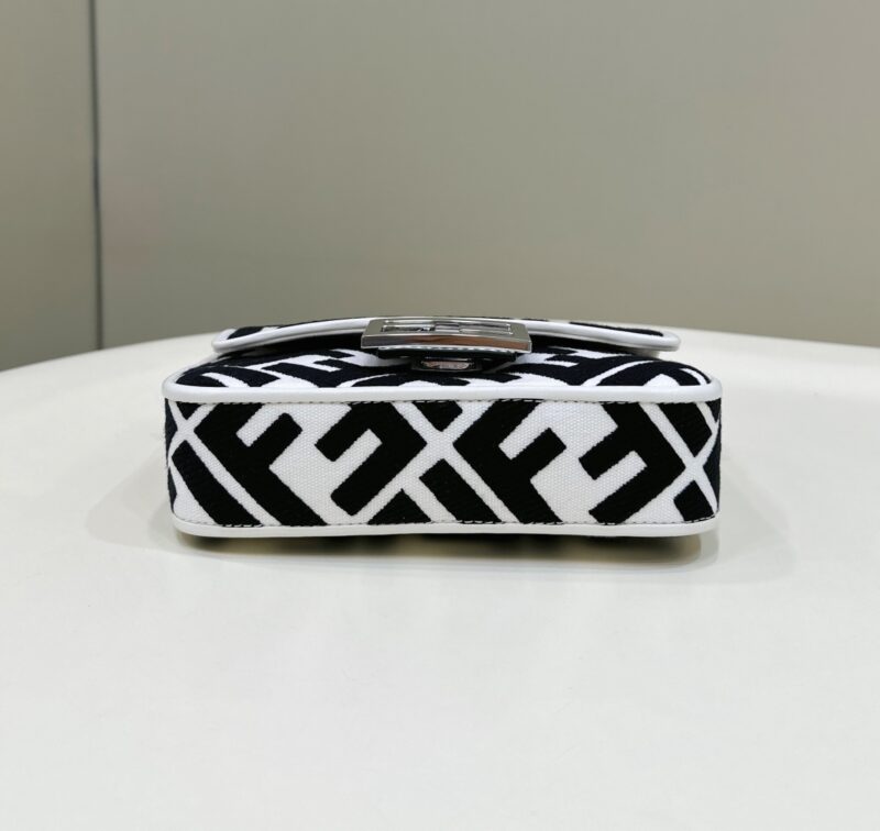fendi-baguette-small-white-gallery-3