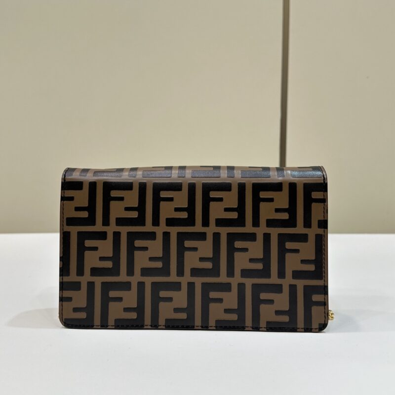 fendi-baguette-wallet-on-chain-gallery-3