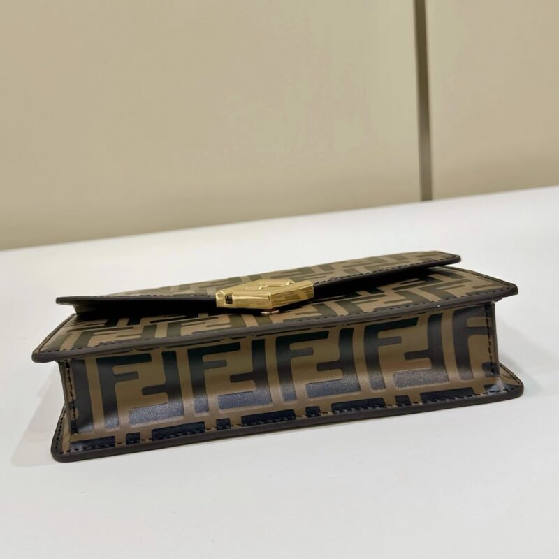 fendi-baguette-wallet-on-chain-gallery-4