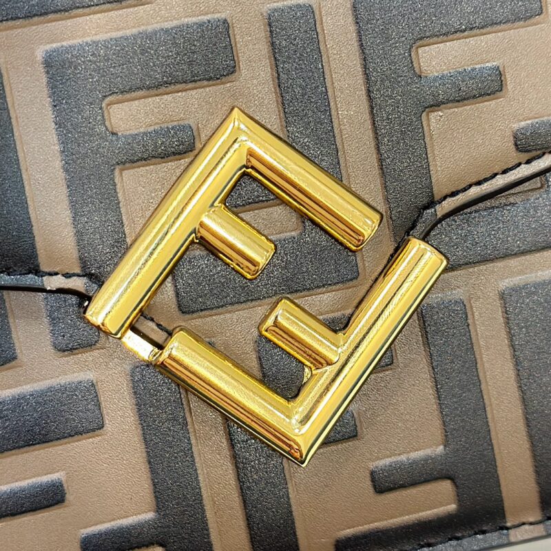 fendi-baguette-wallet-on-chain-gallery-5