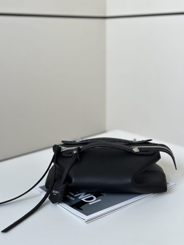 fendi-by-the-way-black-gallery-1