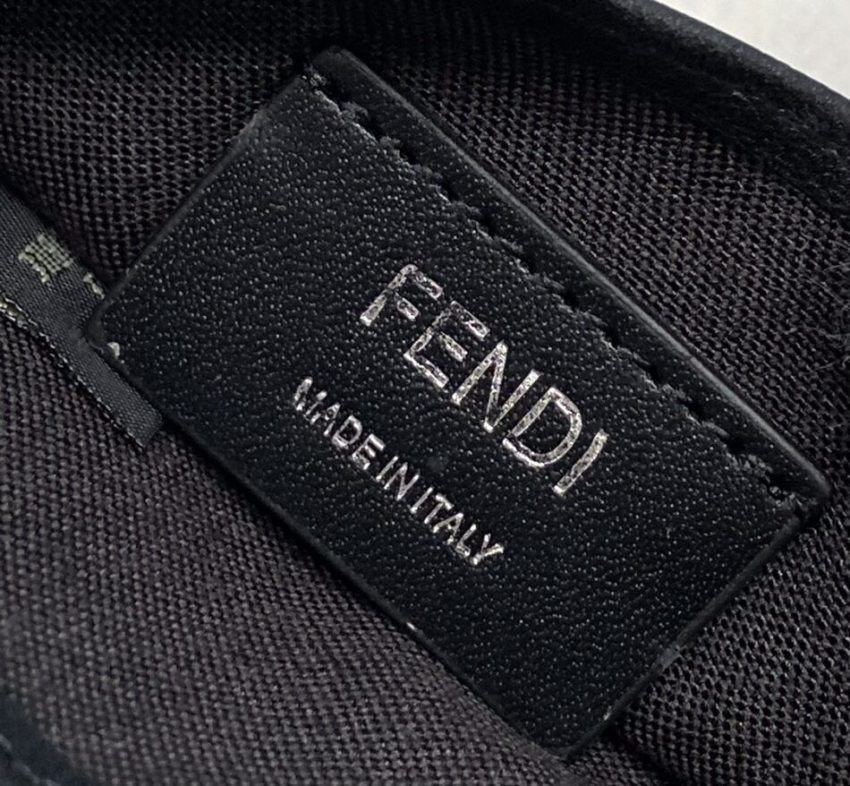 fendi-card-holder-gallery-5