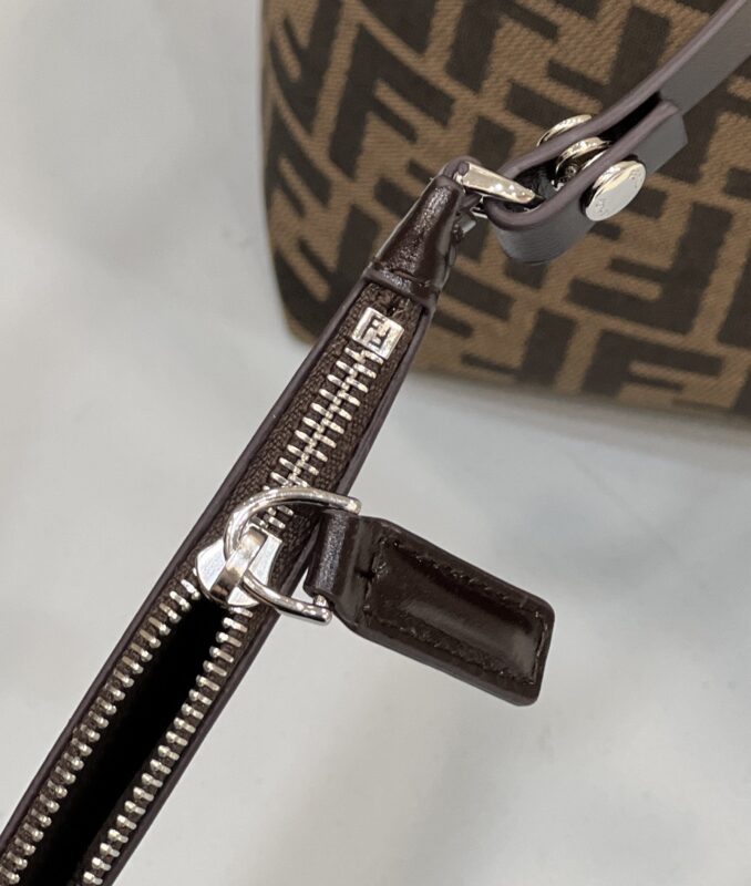 fendi-double-f-monogram-tote-gallery-7