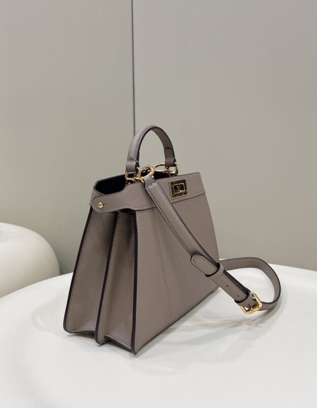 fendi-peekaboo-medium-beige-gallery-1