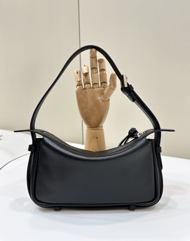 fendi-simply-black-gallery-1