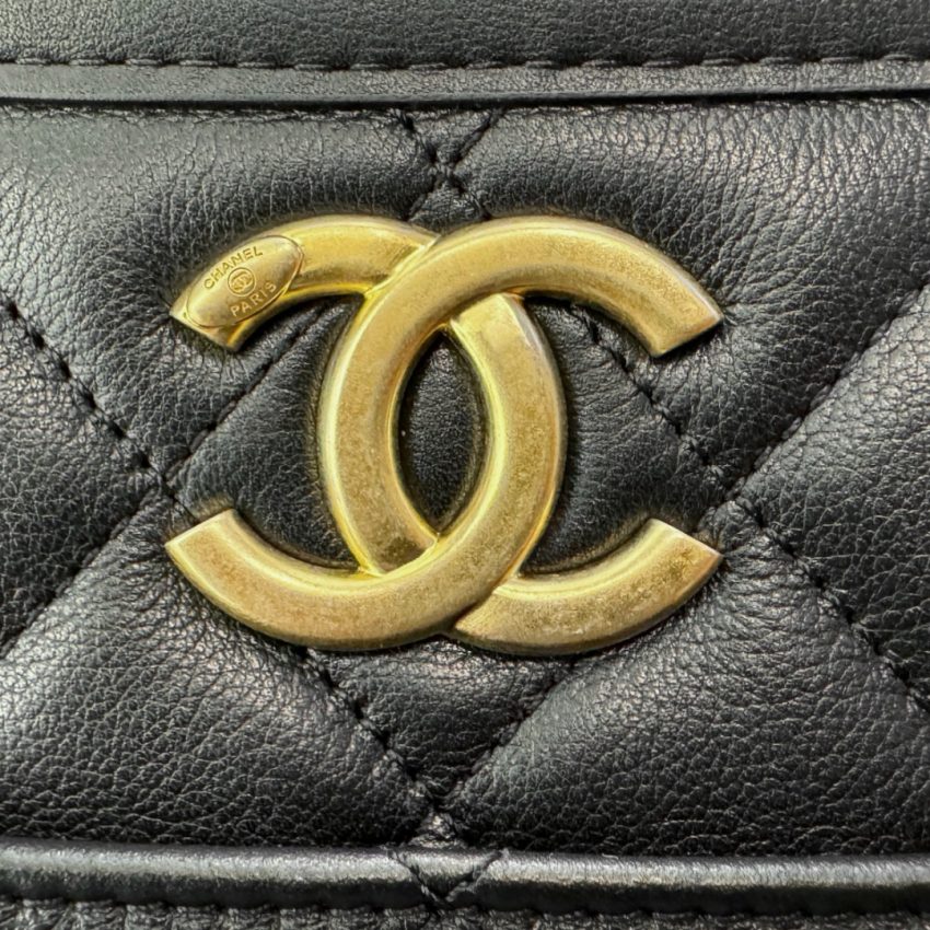 g1-29 CHANEL 24s Hobo Black - chanel 24s hobo black replica detail 1