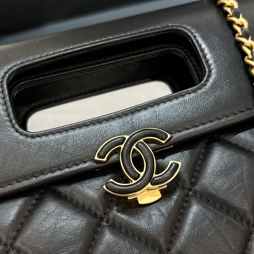 g1-34 CHANEL 23s Clutch Bag - chanel clutch bag dupe detail 1