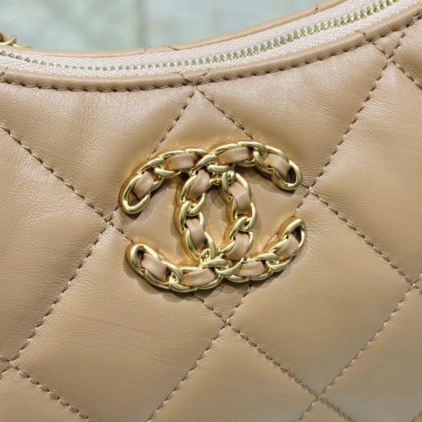 g2-2 CHANEL 23k Large Caramel - chanel large caramel dupe detail 2