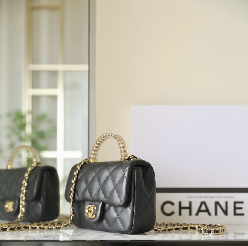 g2-24 CHANEL CF 19 cm Handle Black - chanel mini flap handle black replica detail 2