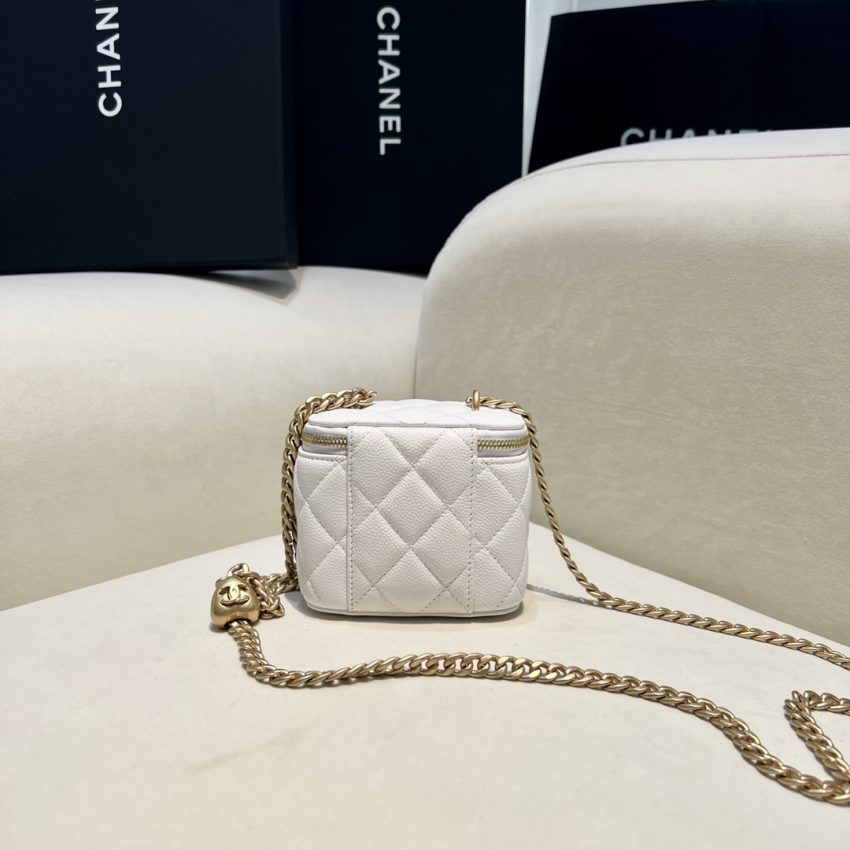 g2-25 CHANEL 23P Heart Lipstick Bag White - fake chanel heart lipstick white detail 2