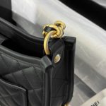 g2-29 CHANEL 24s Hobo Black - chanel 24s hobo black replica detail 2
