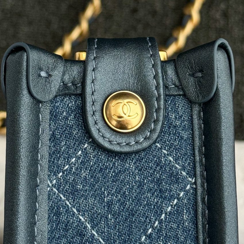 g2-30 CHANEL 23S Hobo Denim - chanel denim hobo dupe detail 2