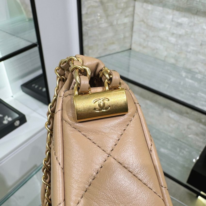 g3-2 CHANEL 23k Large Caramel - chanel large caramel dupe detail 3