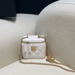 g3-25 CHANEL 23P Heart Lipstick Bag White - fake chanel heart lipstick white detail 3