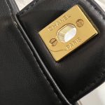 g4-11 CHANEL Flap V 17cm - chanel chevron mini dupe detail 4
