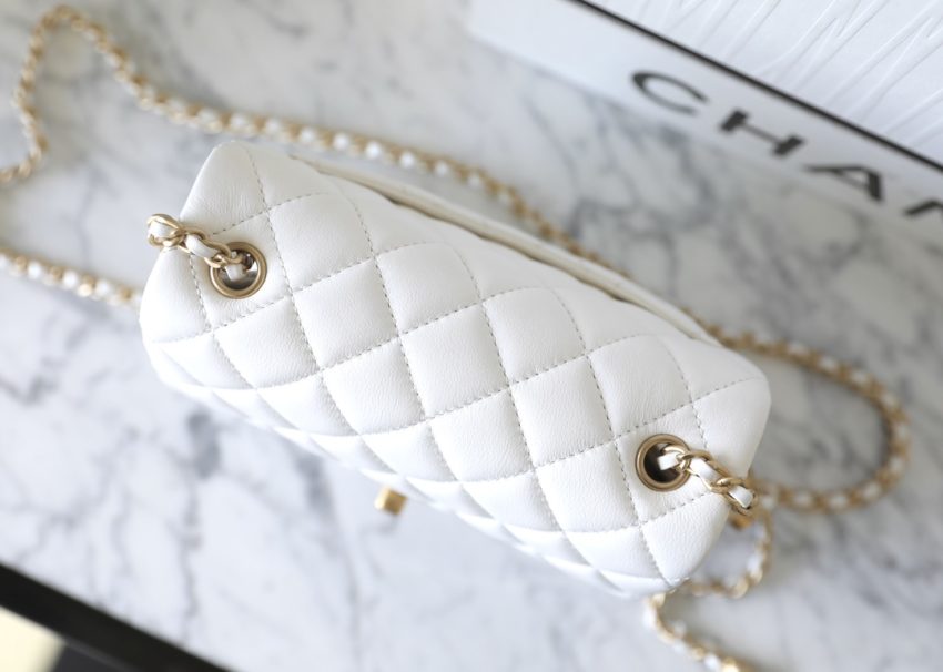 g4-16 CHANEL CF 20 cm Golden Ball White - fake chanel golden ball white detail 4