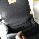 g4-5 CHANEL Le Boy Black - chanel boy bag black dupe detail 4