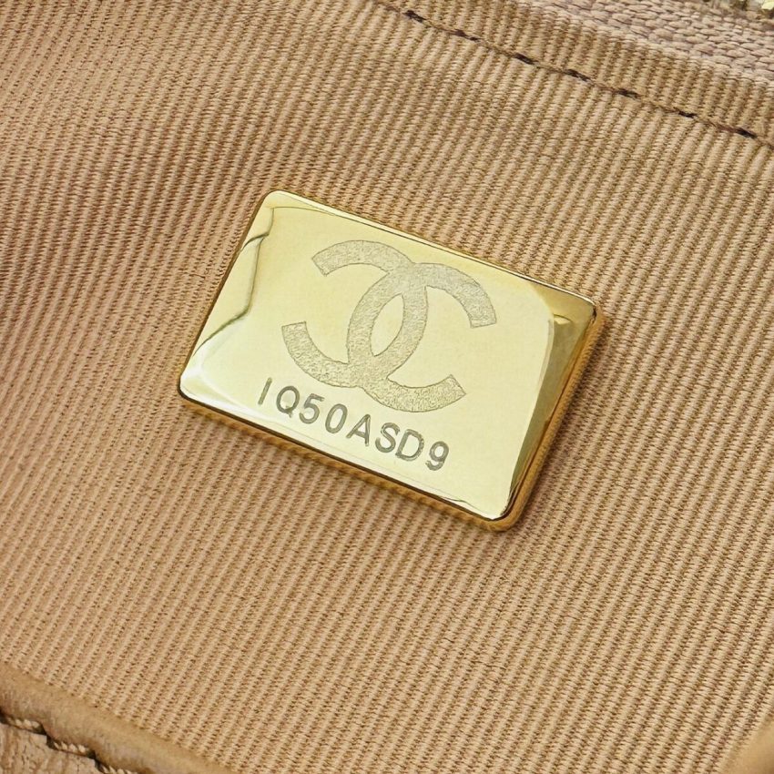 g5-2 CHANEL 23k Large Caramel - chanel large caramel dupe detail 5
