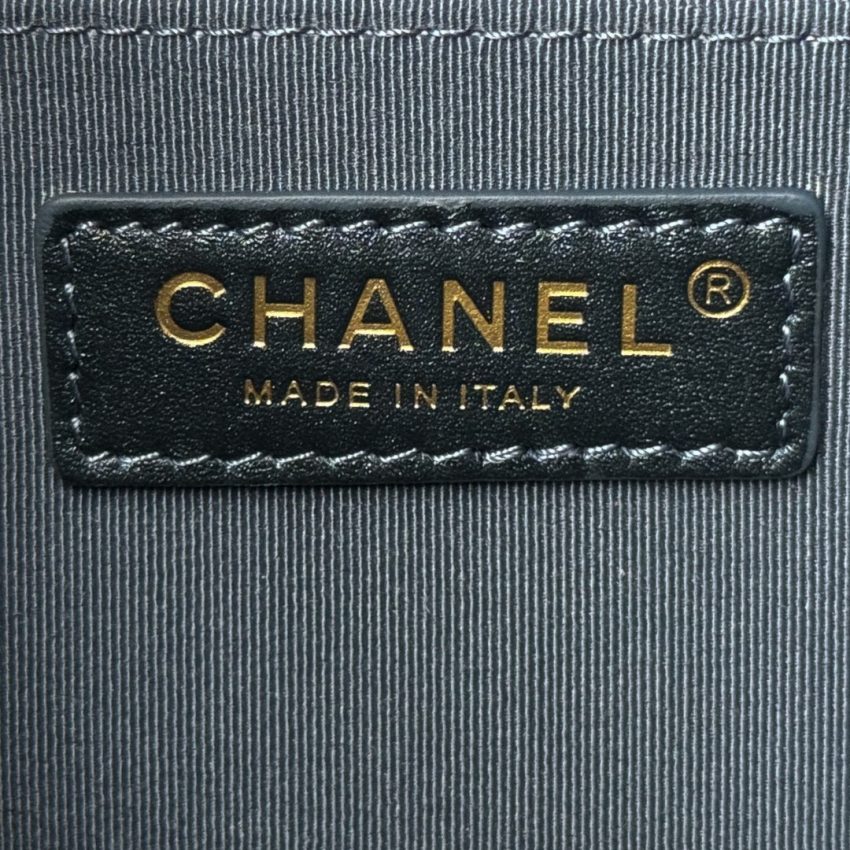 g5-30 CHANEL 23S Hobo Denim - chanel denim hobo dupe detail 5