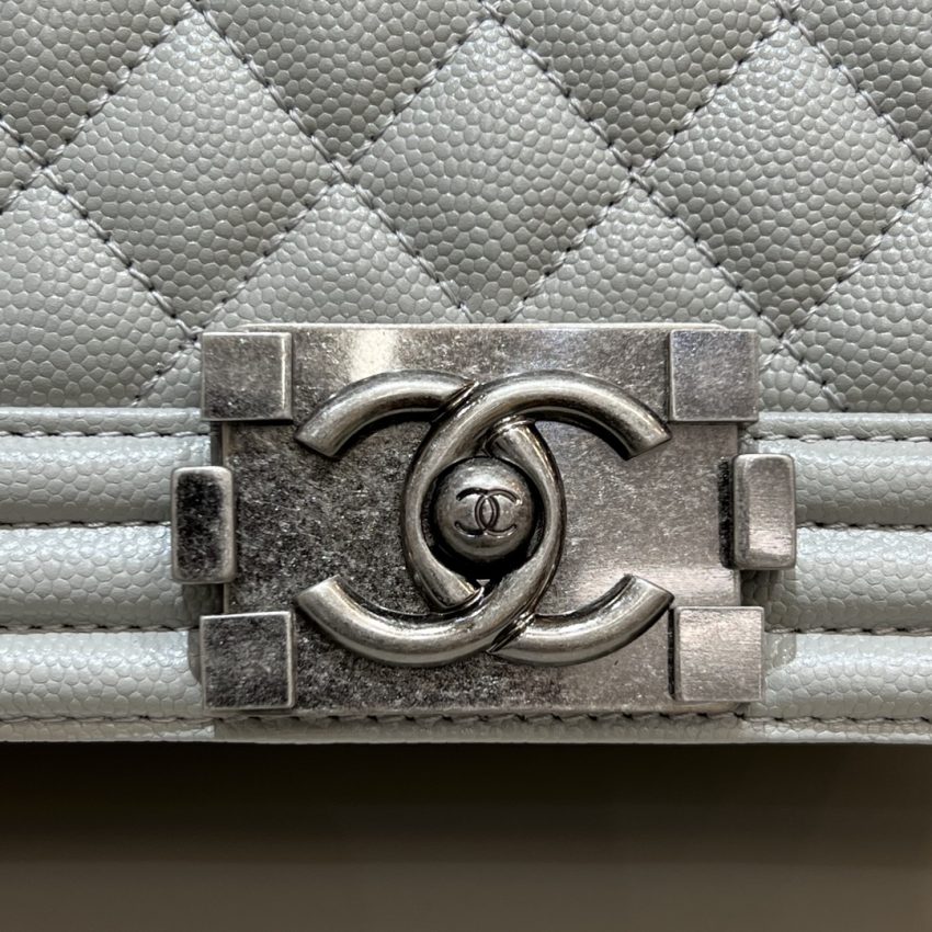 g5-8 CHANEL Le Boy Grey Silver - chanel boy grey silver replica detail 5
