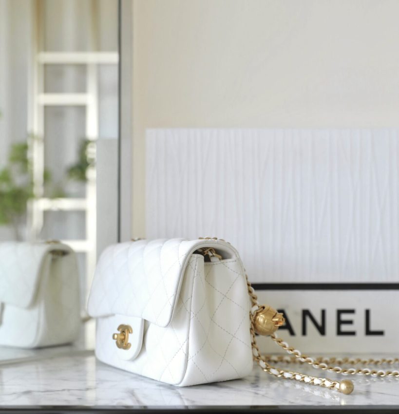 g6-14 CHANEL CF 20 cm Golden Ball White - fake chanel golden ball white detail 6