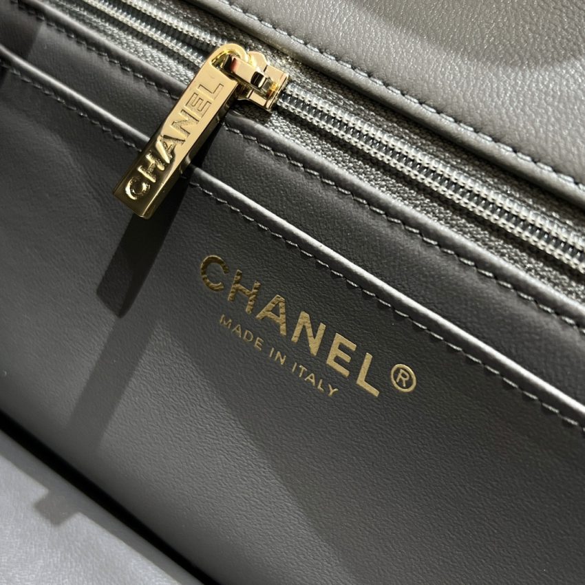 g6-18 CHANEL CF 20 cm With Handle Beige - chanel classic flap handle beige dupe detail 6