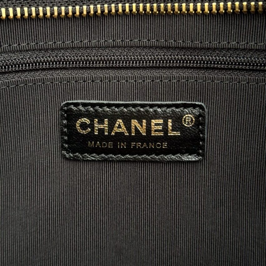 CHANEL 24a Hobo Large Black - chanel 24a hobo large black dupe detail 6