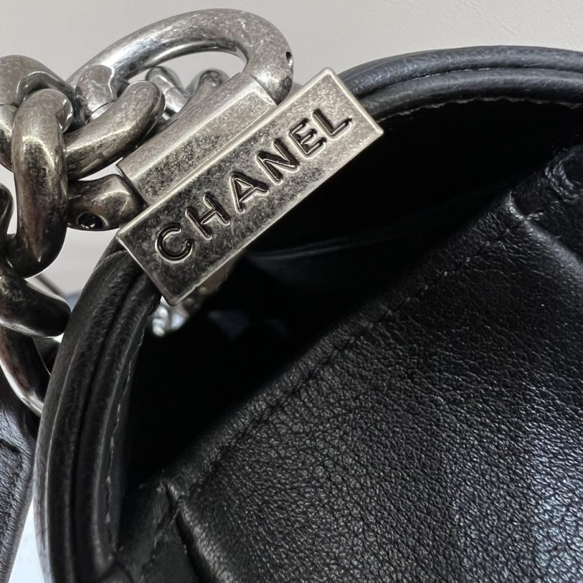 g6-9 CHANEL Le Boy V Black - Silver - chanel boy v pattern replica detail 6