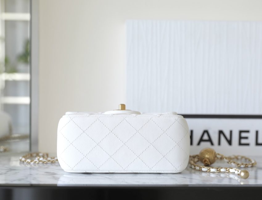 g7-11 CHANEL CF 20 cm Golden Ball White - fake chanel golden ball white detail 7