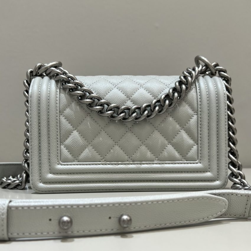 g7-7 CHANEL Le Boy Grey Silver - chanel boy grey silver replica detail 7
