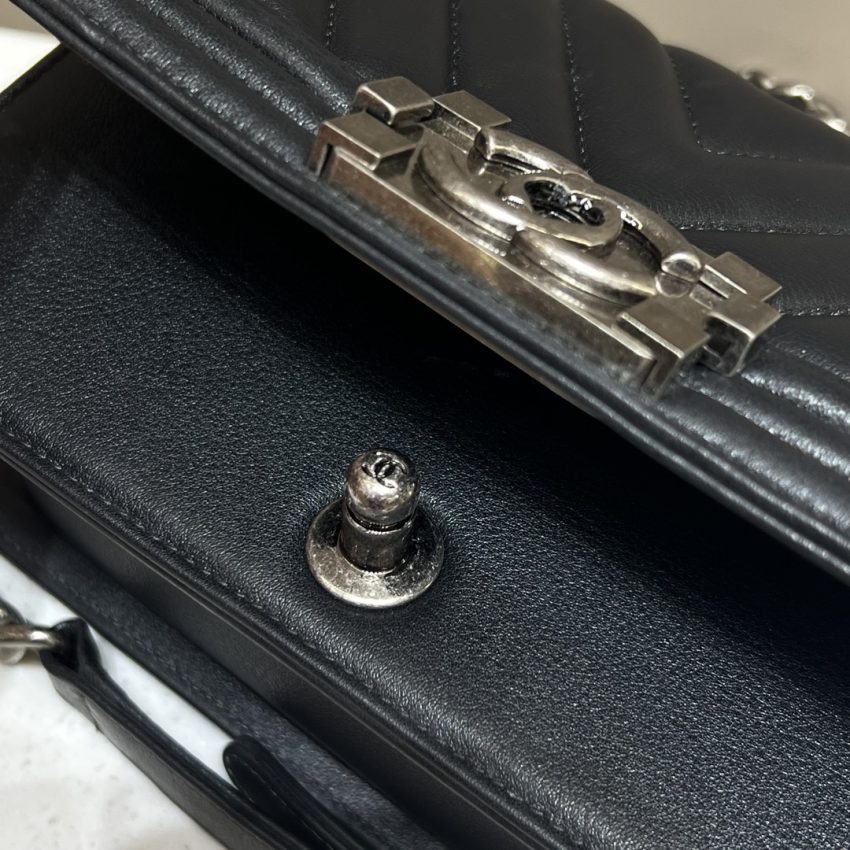 g7-8 CHANEL Le Boy V Black - Silver - chanel boy v pattern replica detail 7
