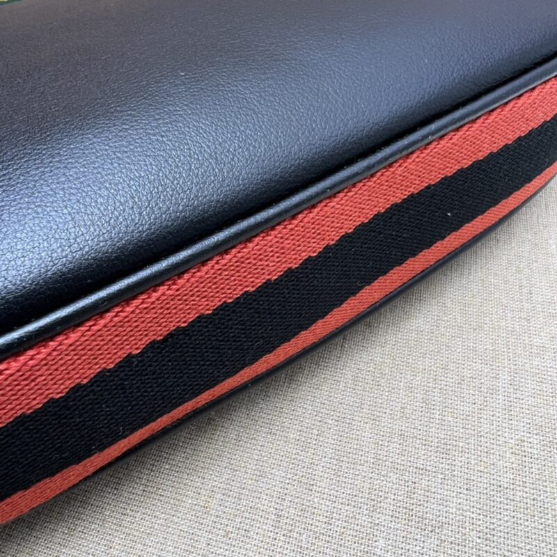gucci-attache-canvas-black-gallery-2